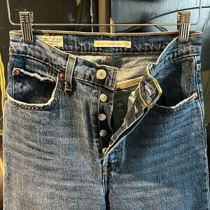 Levi’s ribcage straight ankle size 25